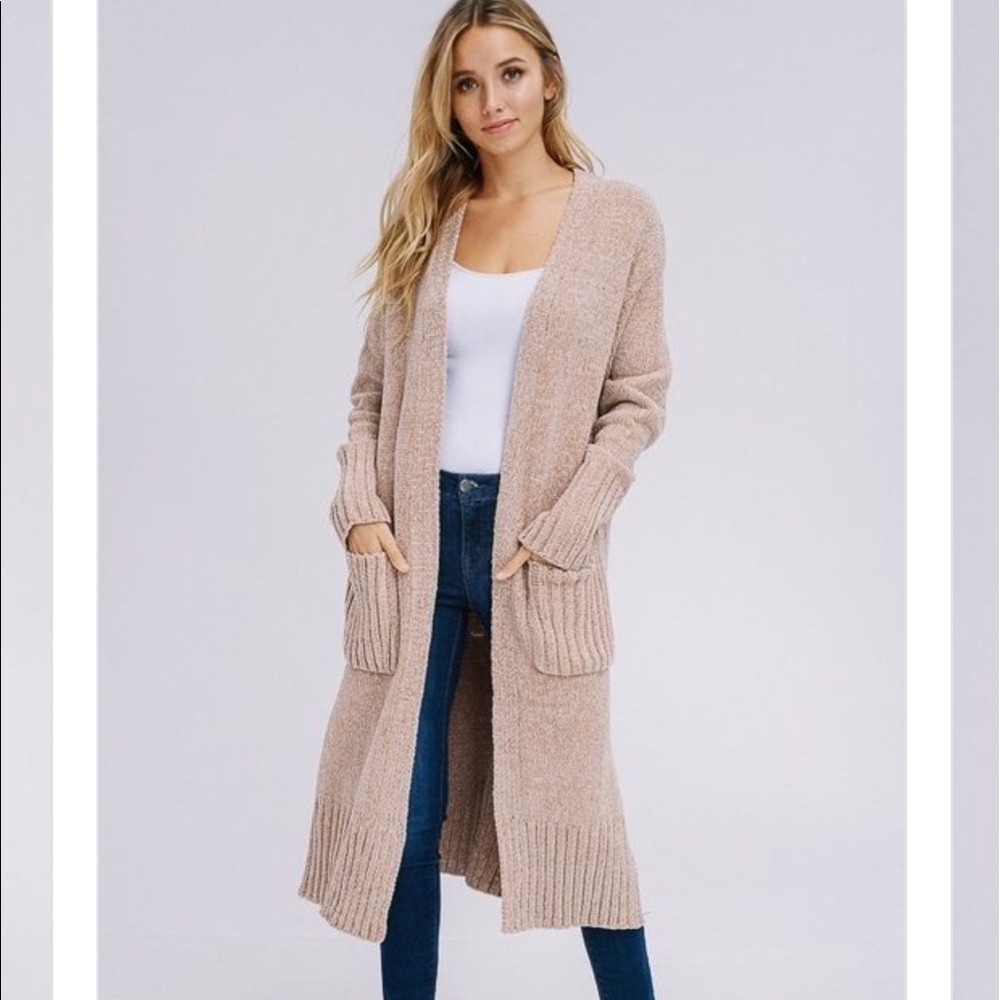 ✨Snuggle chenille cardigan in taupe